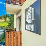Lion Πανσιόν Μπούκοβελ